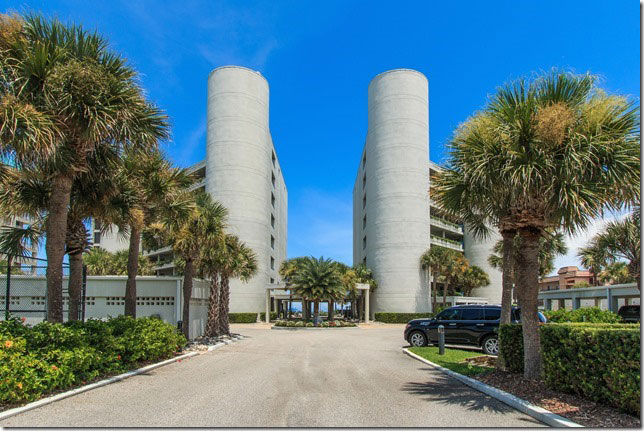 exterior Ebb Tide Condo