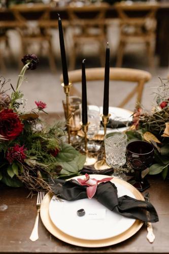 A - TABLE DECOR